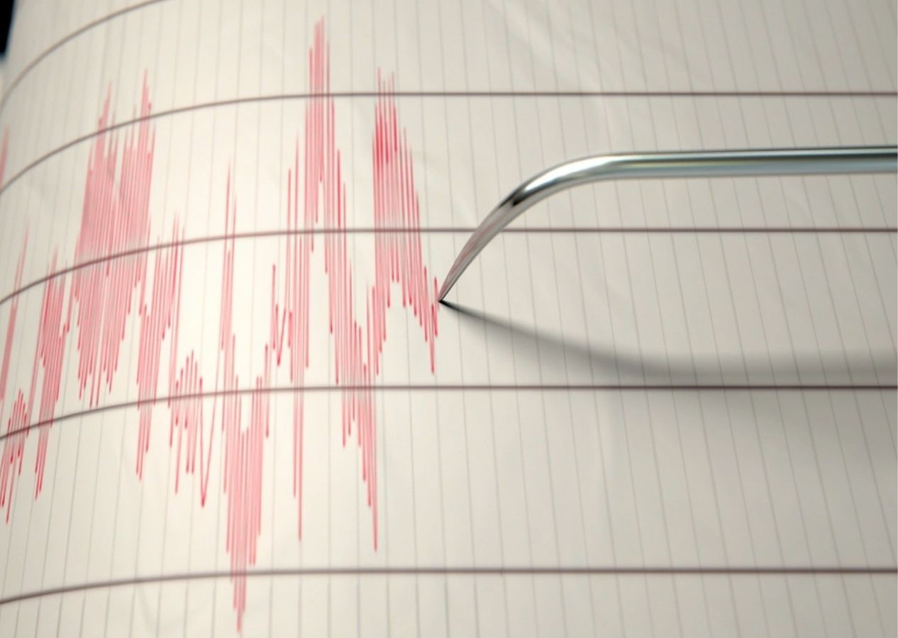 İzmir'de 4.2 büyüklüğünde deprem