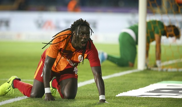 Erman Toroğlu: Gomis topa domuza vurur gibi vuruyor