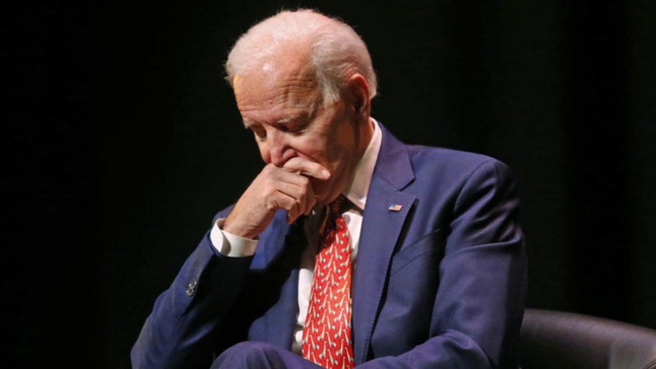 ABD Başkanı Biden neye uğradığını şaşırdı! Protestocuya bakın ne oldu!