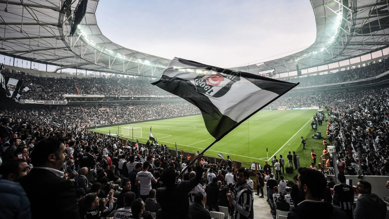 Burak Yılmaz sonrası yeni dönem başlıyor! Beşiktaş bakın hangi isimle görüştü...