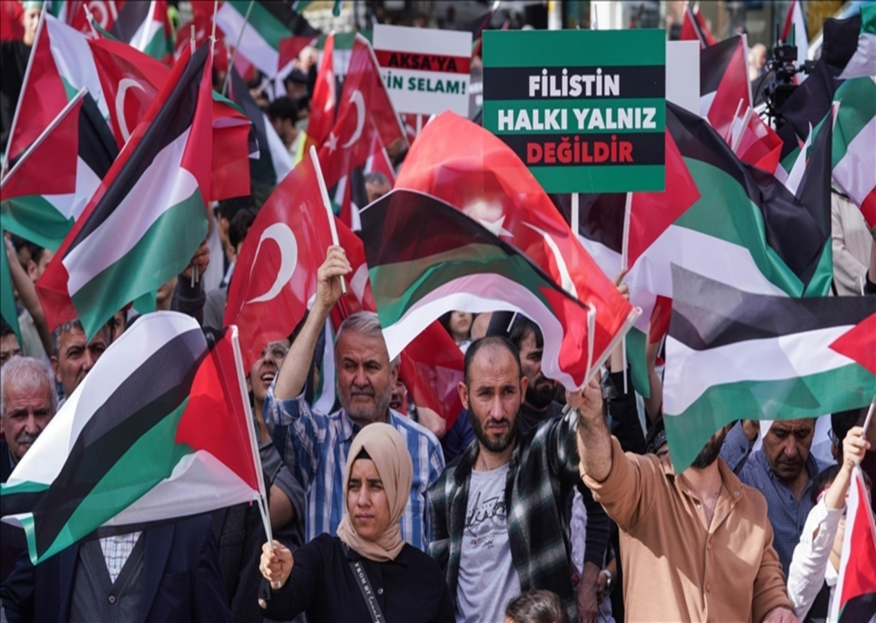 Gazetecilerin ve aktivistlerin öncülüğünde, Tüm Türkiye 12 Kasım'da "El Ele Gazze Şeridi" diyecek!
