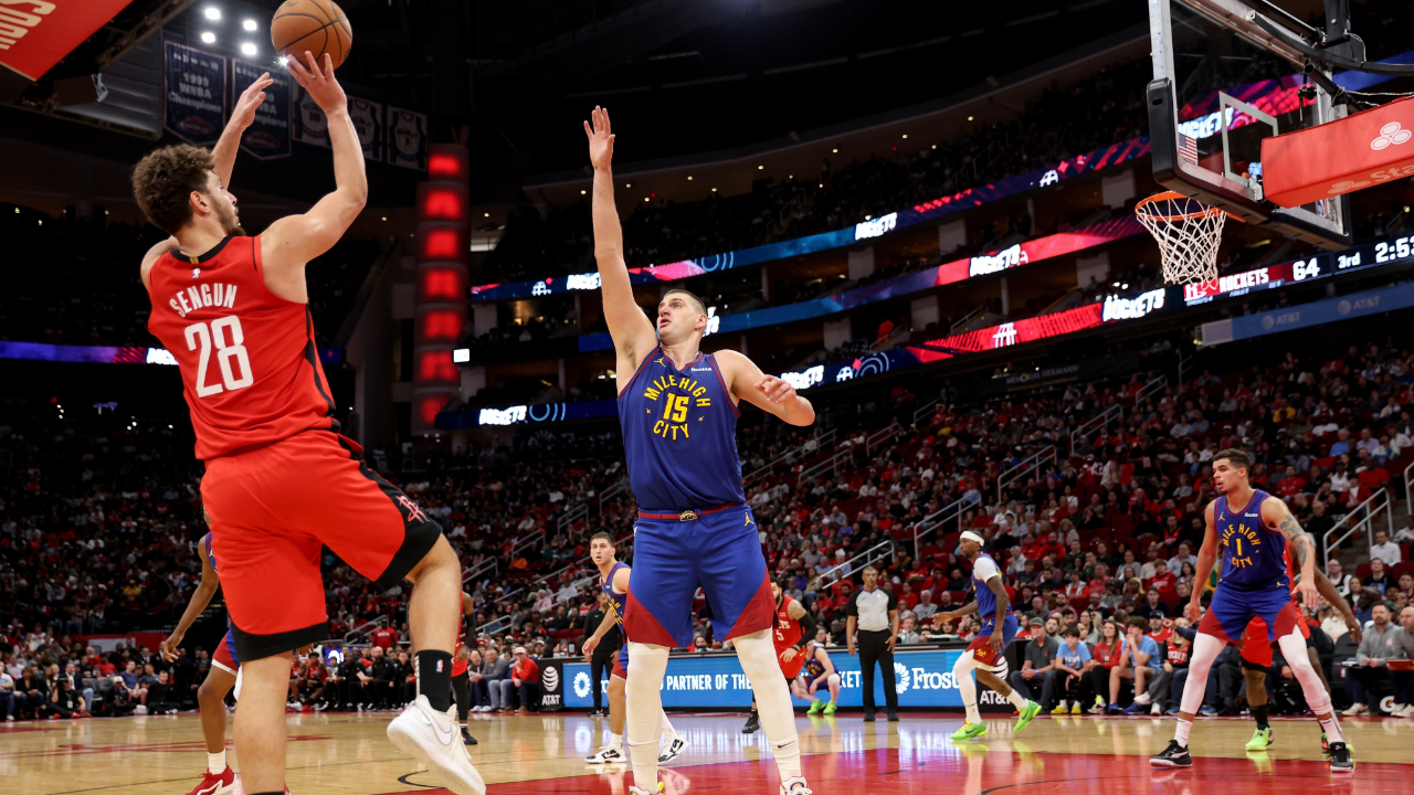 Alperen yine harika oynadı, Rockets son şampiyon Nuggets'ı devirdi! Jokic'ten Alperen Şengün'e övgü...