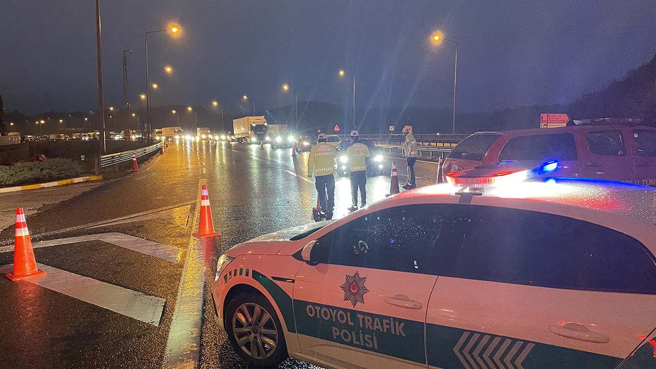 Bolu Dağı Tüneli İstanbul yönü heyelan riski nedeniyle kapatıldı