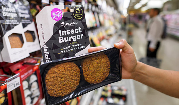 İsviçre'de 'böcekburger' satışı başladı!