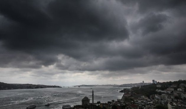 İstanbul'da uçaklara "kümülonimbus" engeli!