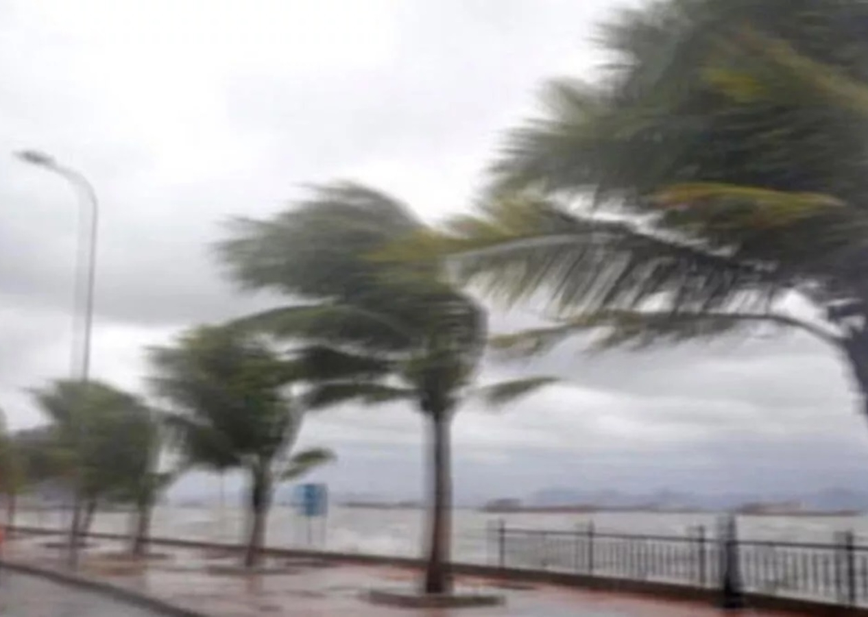 İstanbullular dikkat! Meteoroloji uzmanı Kerem Ökten ''Mümkünse dışarı çıkmayın, tarihi bir fırtına geliyor'' diyerek uyardı! Saatte 120 km'yi geçecek...