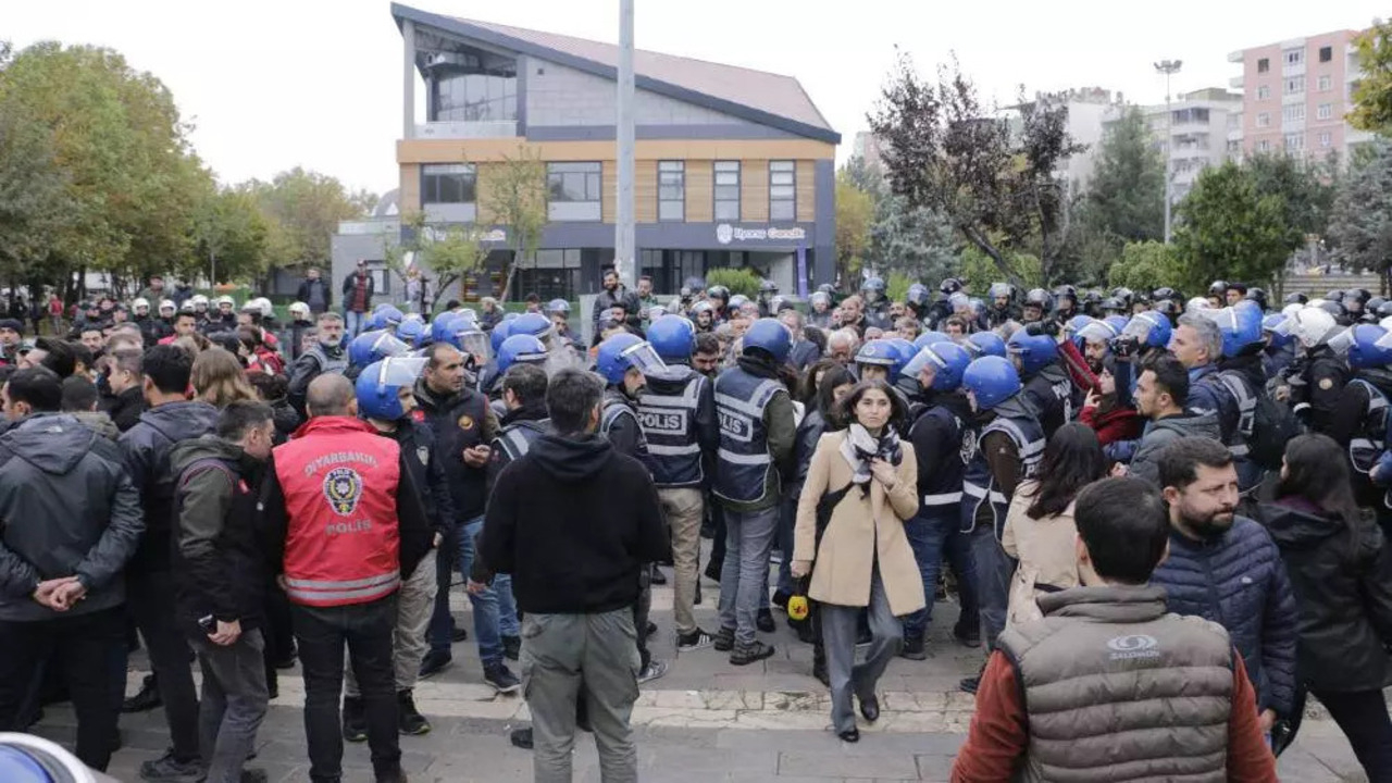 İzinsiz gösteriye polis göz açtırmadı! 50 gözaltı