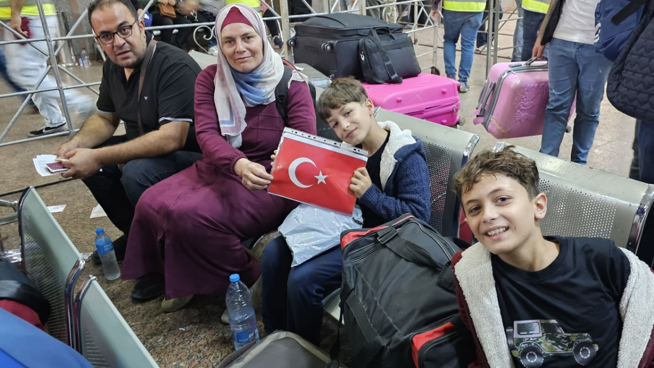 Dışişleri Bakanlığı duyurdu: 44 Türk vatandaşı Gazze'den Mısır'a geçti!