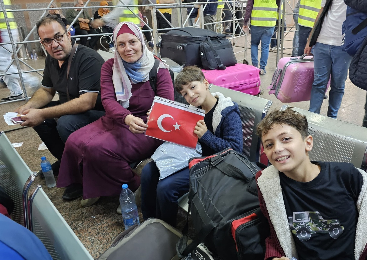Dışişleri Bakanlığı duyurdu: 44 Türk vatandaşı Gazze'den Mısır'a geçti!