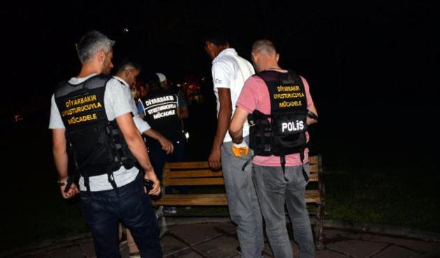 Diyarbakır'da 400 polisle uyuşturucu operasyonu...