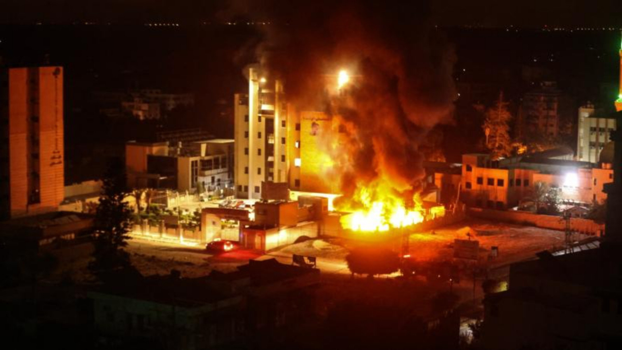 İşgalci İsrail ordusu yaşlı bakım merkezini bombaladı!