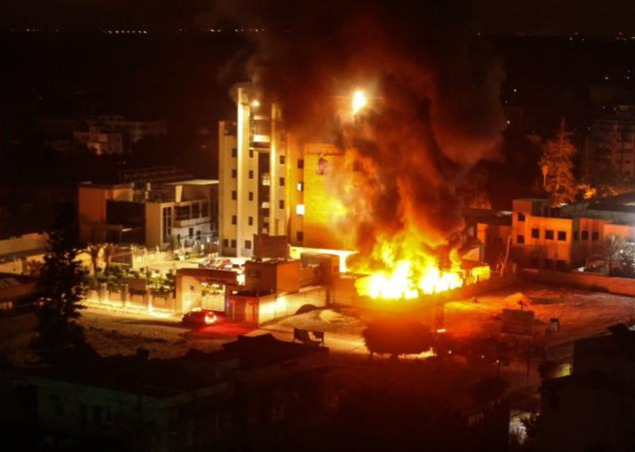 İşgalci İsrail ordusu yaşlı bakım merkezini bombaladı!