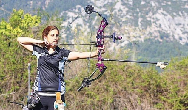 Dünya Okçuluk Yarışması'nda şampiyonluğu 1 puanla kaçıran Yeşim Bostan: "Robin Hood'dan iyiyim..."