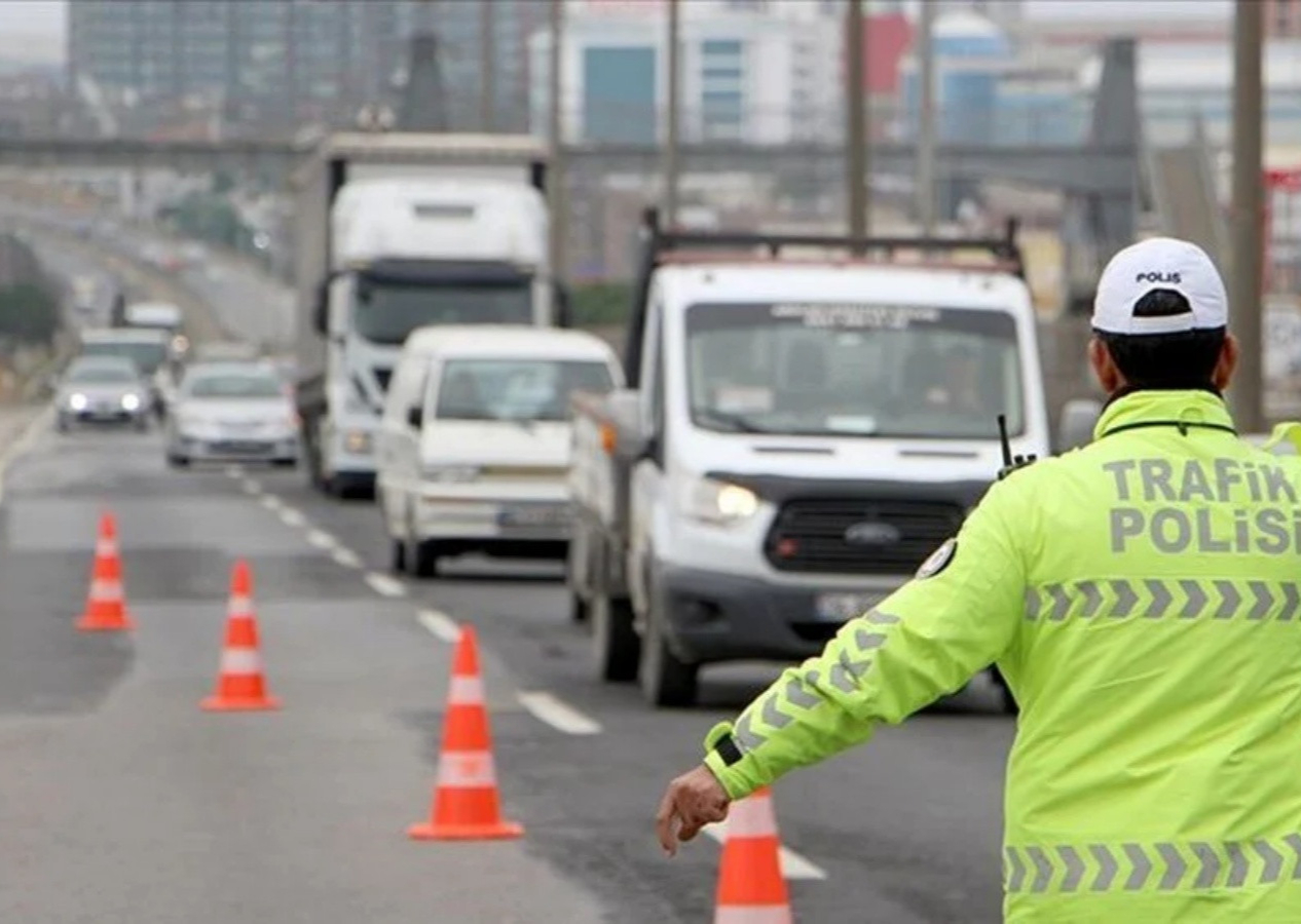 İstanbul Valiliği'nden flaş duyuru: Kış lastiği zorunluluğu öne çekildi!