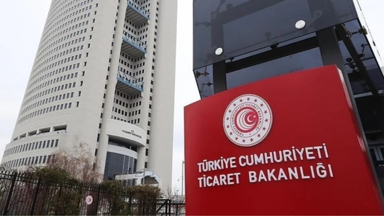 Fahiş fiyat artışına geçit yok! Bakanlık'tan stokçuluk yapan 36 firmaya 105 milyon lira ceza