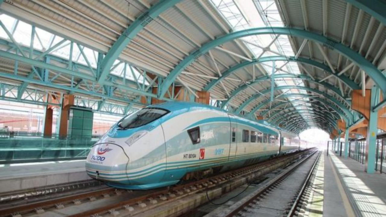 Öğretmenlere tren biletlerinde yüzde 50 indirim