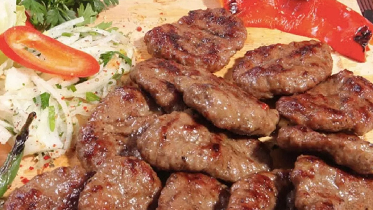 Ev Yapımı Köfte Tarifi! Evde En Güzel Köfte Nasıl Yapılır? Köfte Tarifi Malzeme Listesi...