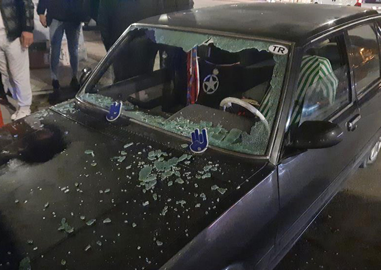 Sivas'ta husumetli oldukları şahsın aracının lastiklerini kesip, havaya ateş açarak kaçtılar