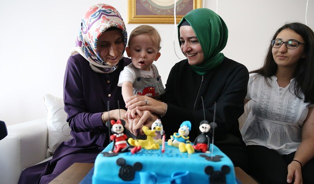 Bakan Kaya'dan 15 Temmuz şehidinin oğluna  doğum günü sürprizi...