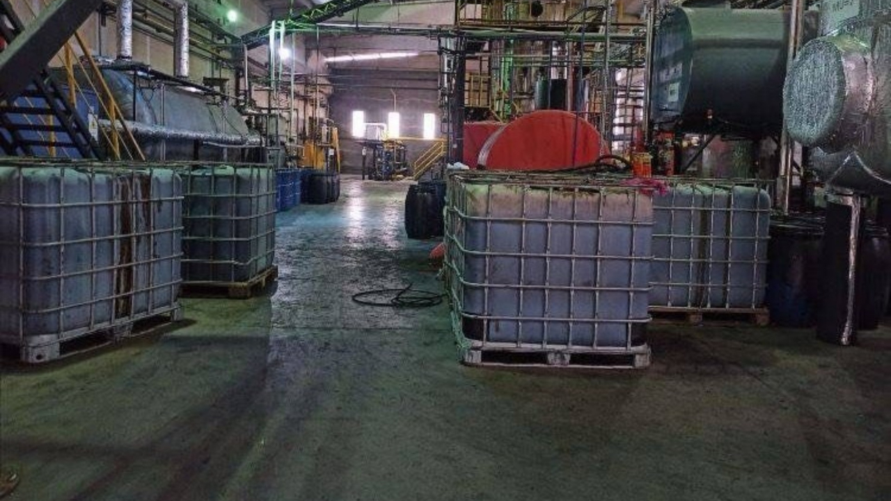 Tekirdağ'da bir işletmede 12 ton kaçak akaryakıt bulundu
