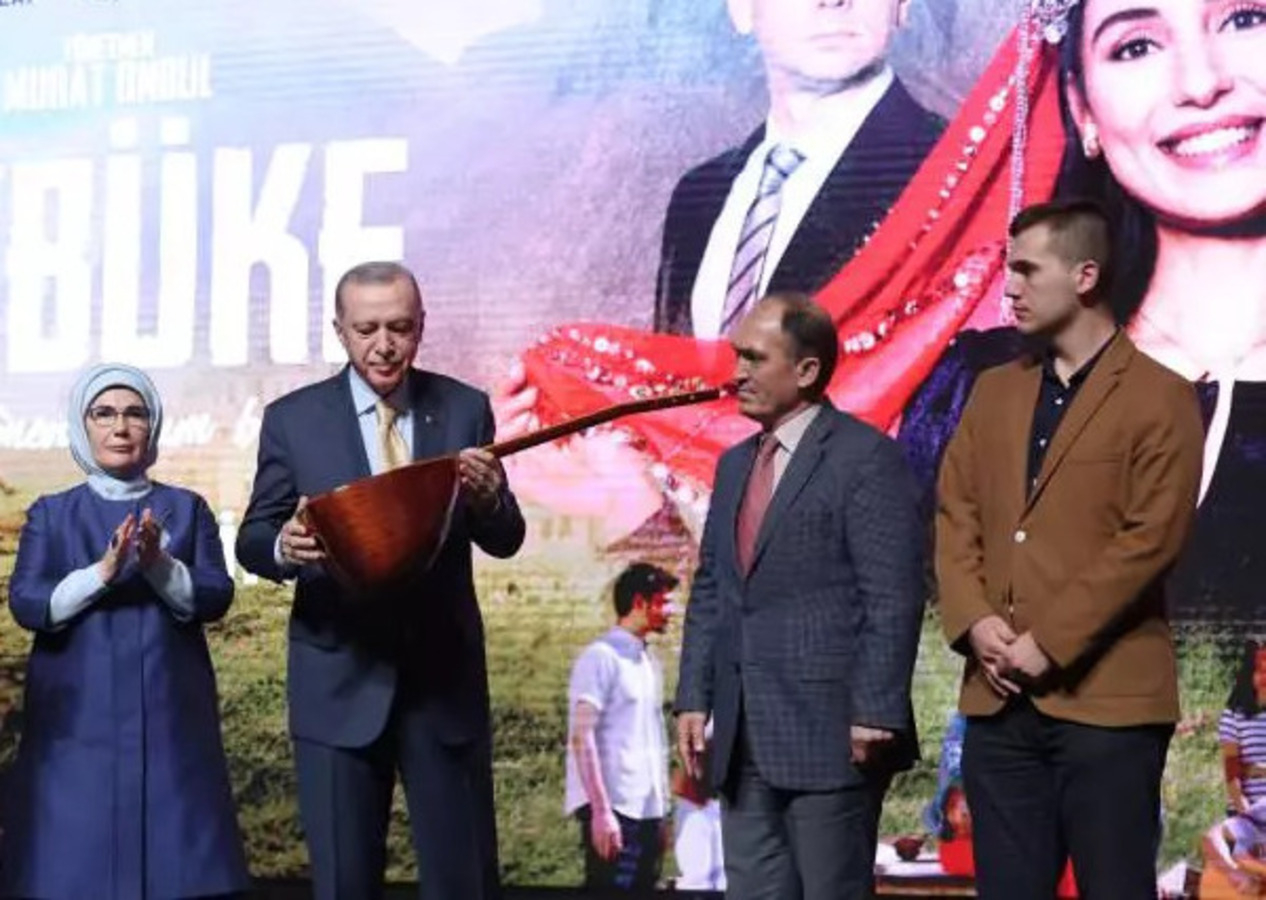''Aybüke'' filminin galasından duygulandıran anlar!