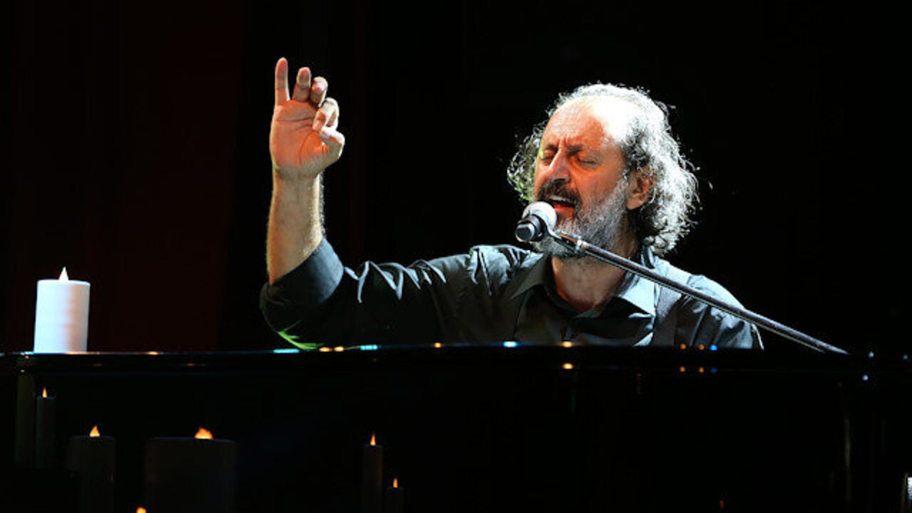 Ünlü sanatçı Yücel Arzen'in klibi 3 dakikada kaldırıldı!