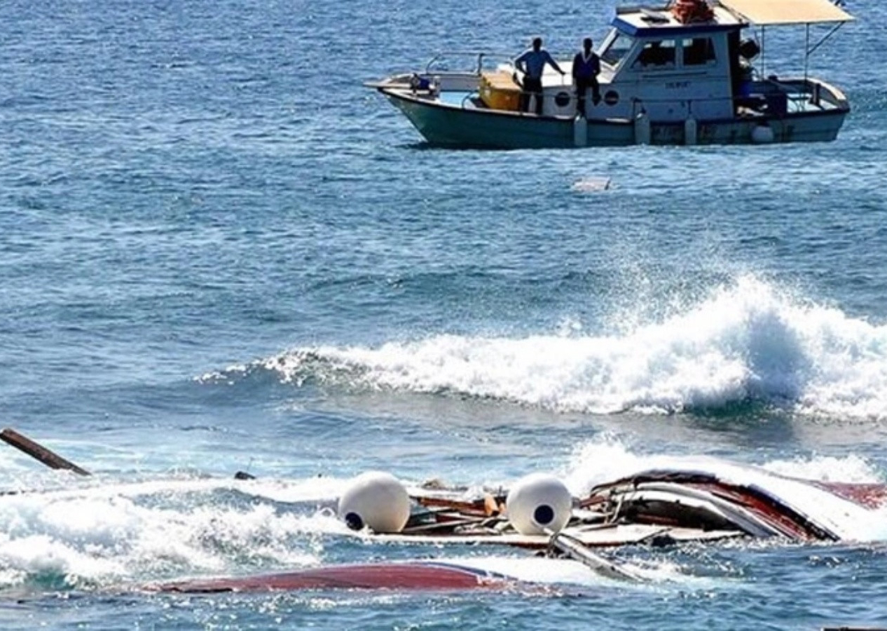 Yunanistan duyurdu: İzmir açıklarında kargo gemisi battı!