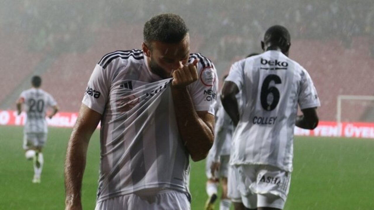 Cenk Tosun'tan çarpıcı sözler: Beşiktaş gibi oynamalıyız...