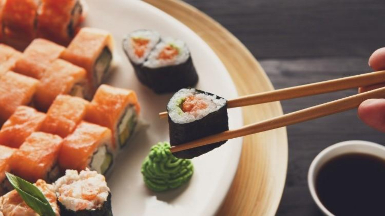 Evde uygun fiyatlı Sushi nasıl yapılır?