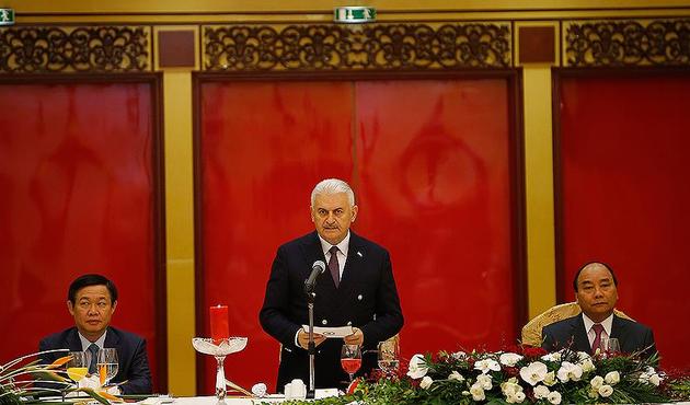 Başbakan Binali Yıldırım'dan "Ho Amca ve Gazi Mustafa Kemal" benzetmesi...