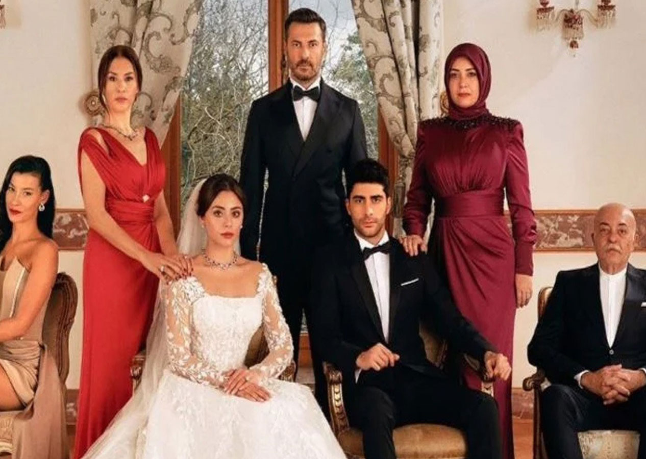 Kızılcık Şerbeti Kıvılcım rolüyle tanınan Evrim Alasya asıl mesleğini açıkladı!