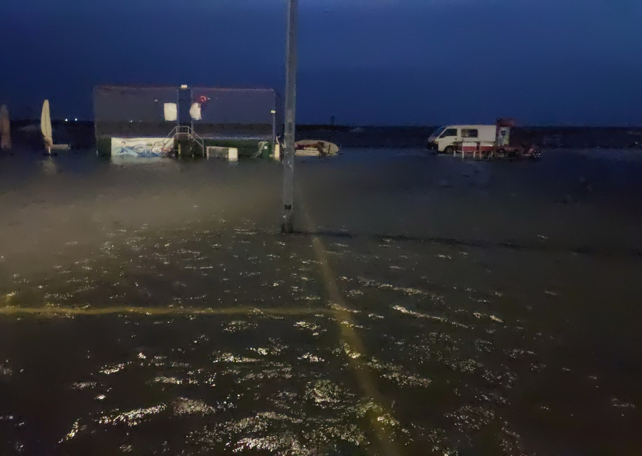 Tekirdağ'da deniz taştı: Tsunamiyi andıran görüntüler