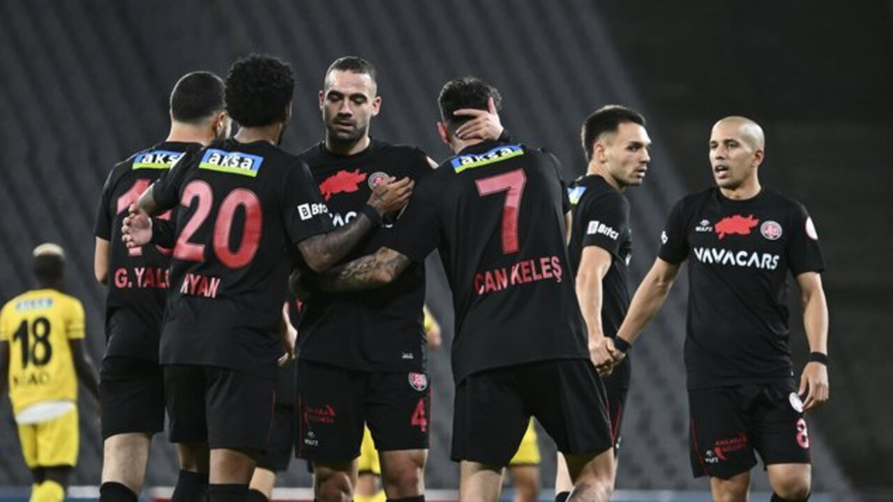 Fatih Karagümrük 3 - 0 İstanbulspor | Maçın özeti