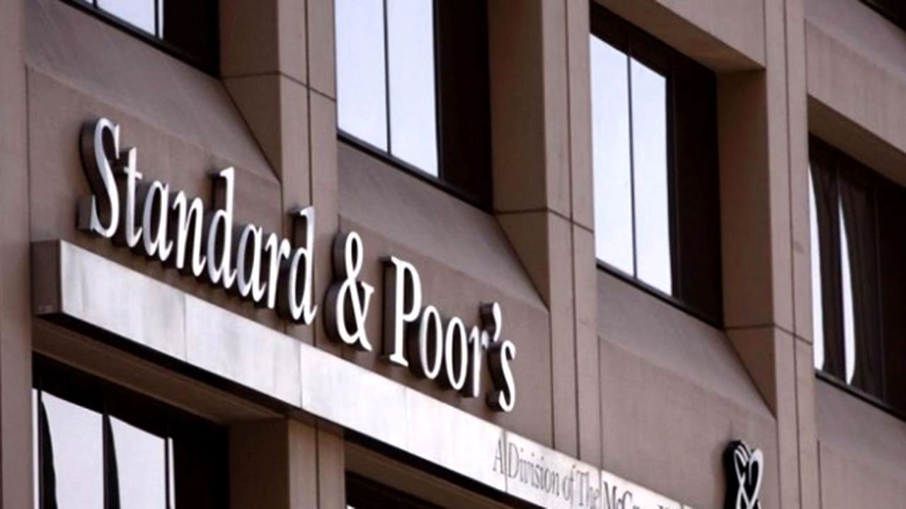 S&P Türkiye'nin kredi görünümü durağandan pozitife çevirdi