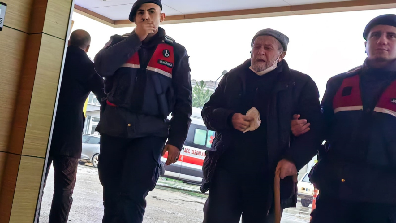 Nafaka ödemeyi unuttu: 81 yaşında gözyaşları içinde cezaevine girdi