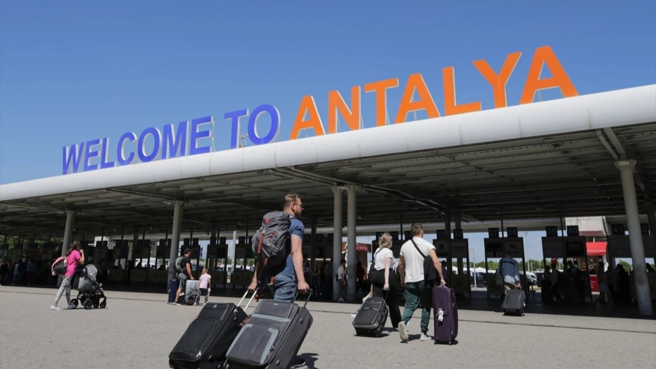 Antalya turizmde tüm zamanların rekorunu kırdı