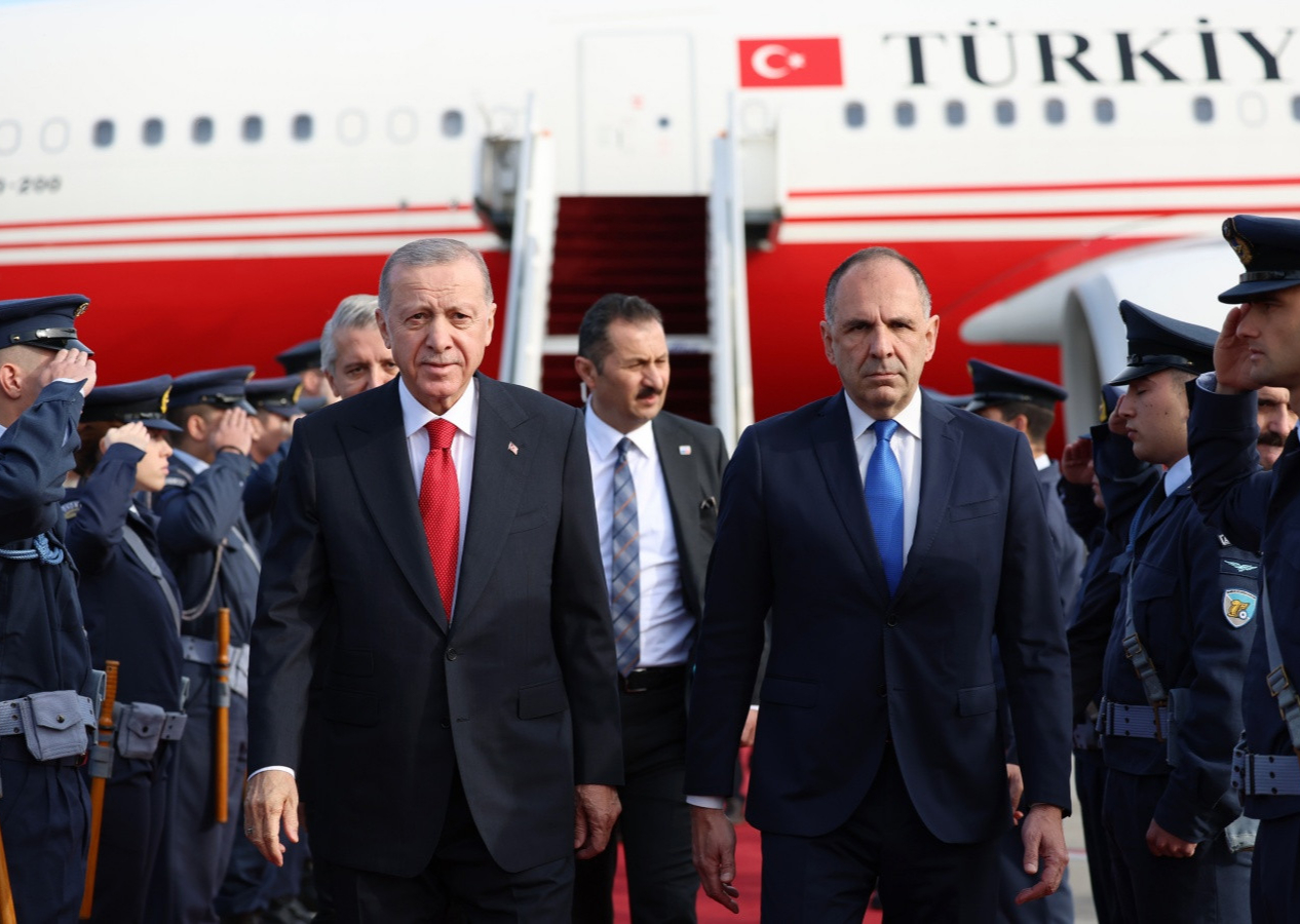 Cumhurbaşkanı Erdoğan Atina'da: Hedef ticaret hacmini 10 milyar dolara çıkarmak!
