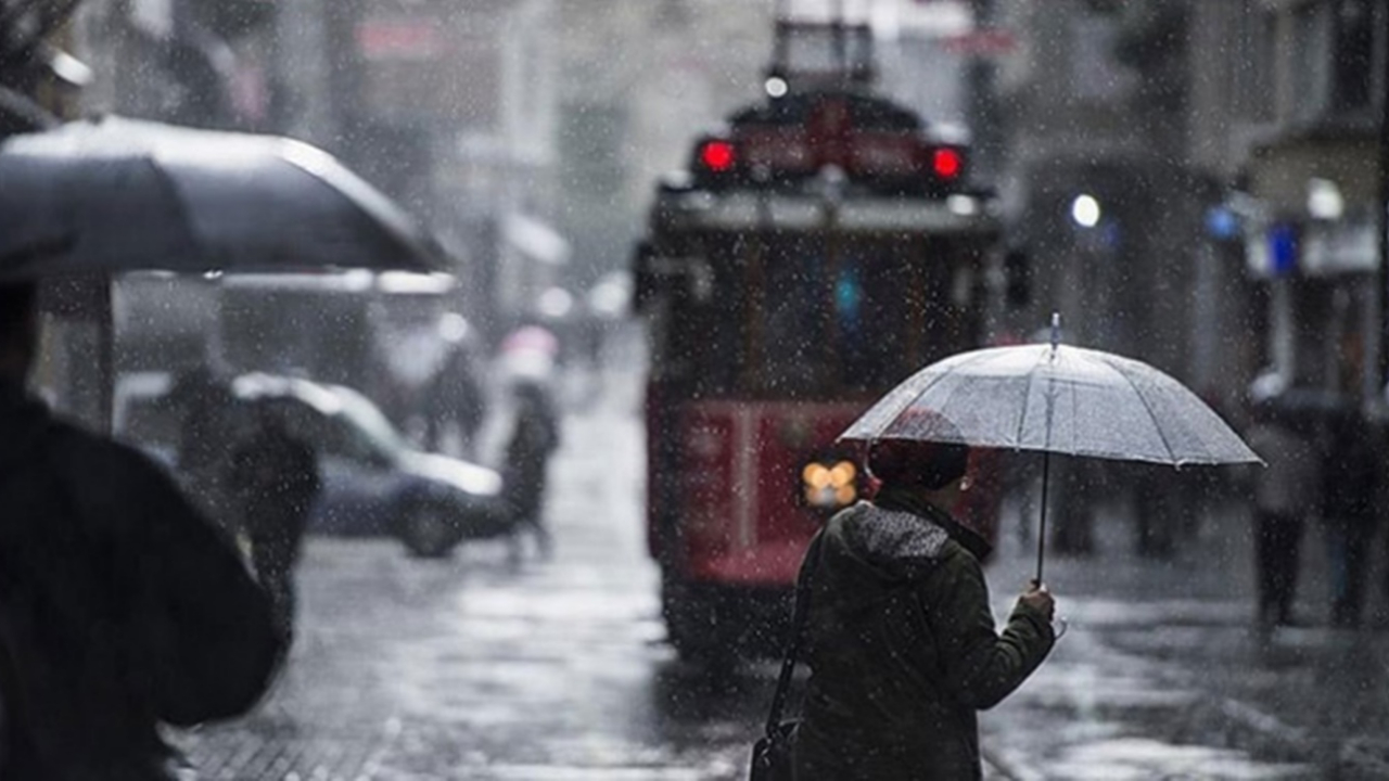 Meteoroloji İstanbulluları saat vererek uyardı!