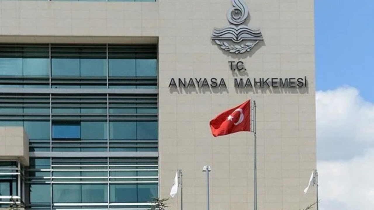 Anayasa Mahkemesi, TCK'nın "örgüt üyesi olmadan örgüt adına suç işleme" hükmünü iptal etti