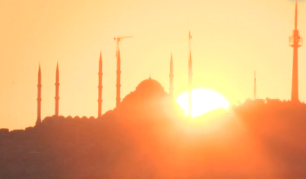 İstanbul'da izleyenleri mest eden gün doğumu! / VİDEO