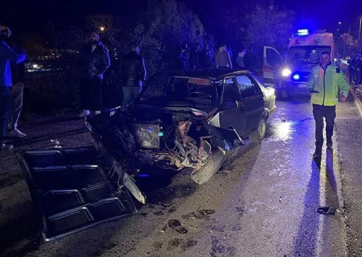 Aydın Söke'de kaza! İki araç çarpıştı 11 kişi yaralandı...