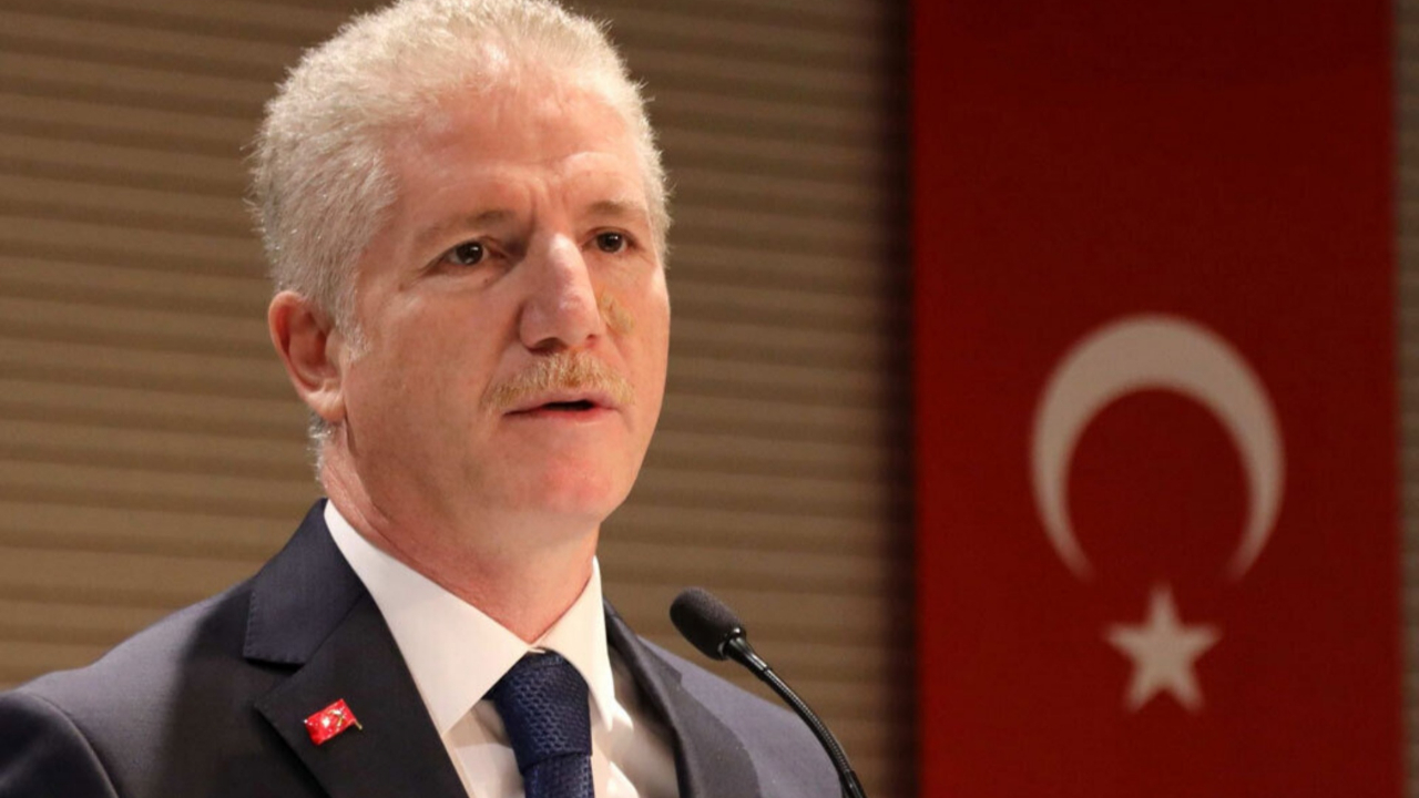 İstanbul Valisi Gül'den vatandaşlara çağrı: 'Gördüğünüz evsizleri 112'ye bildirin. Kimse aç ve açıkta kalmasın'