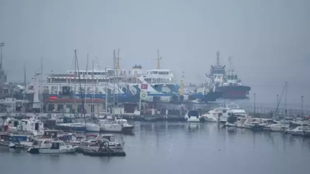 Çanakkale Boğazı gemi geçişlerine kapatıldı