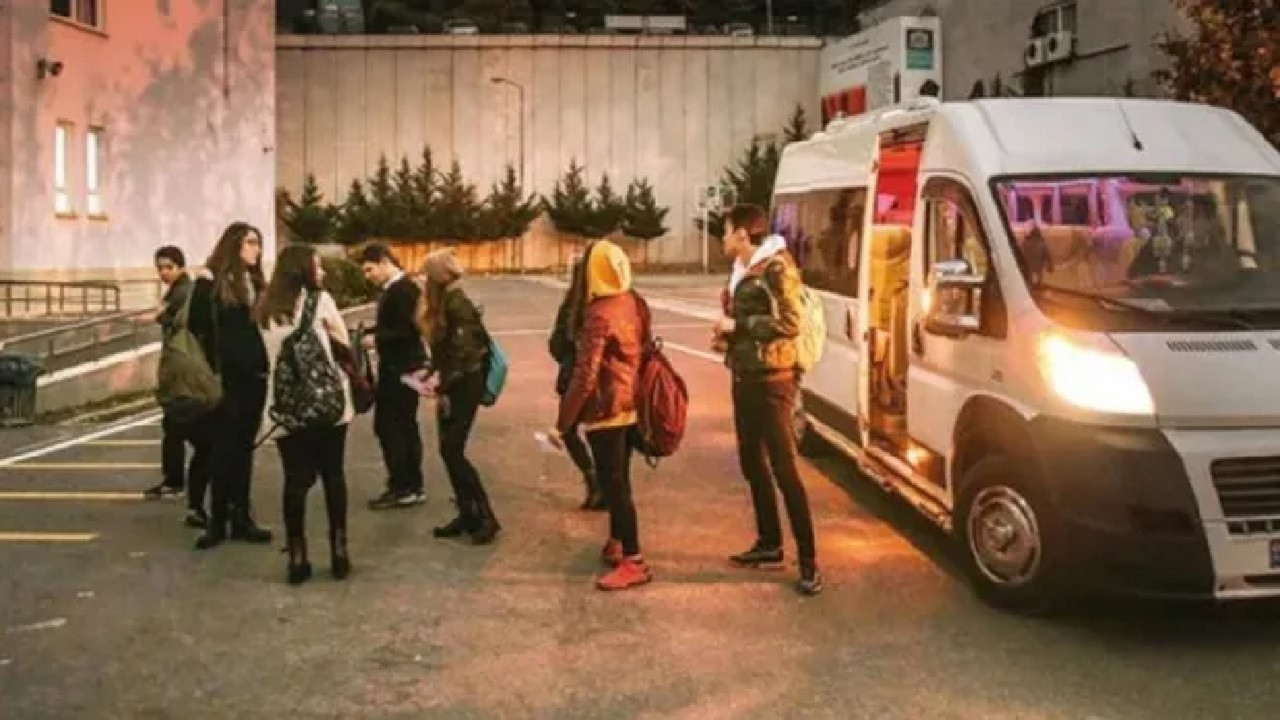 Bakan Bayraktar açıkladı: "2016'dan beri devam eden uygulama sürecek ve kış saati uygulamasına geçilmeyecek"