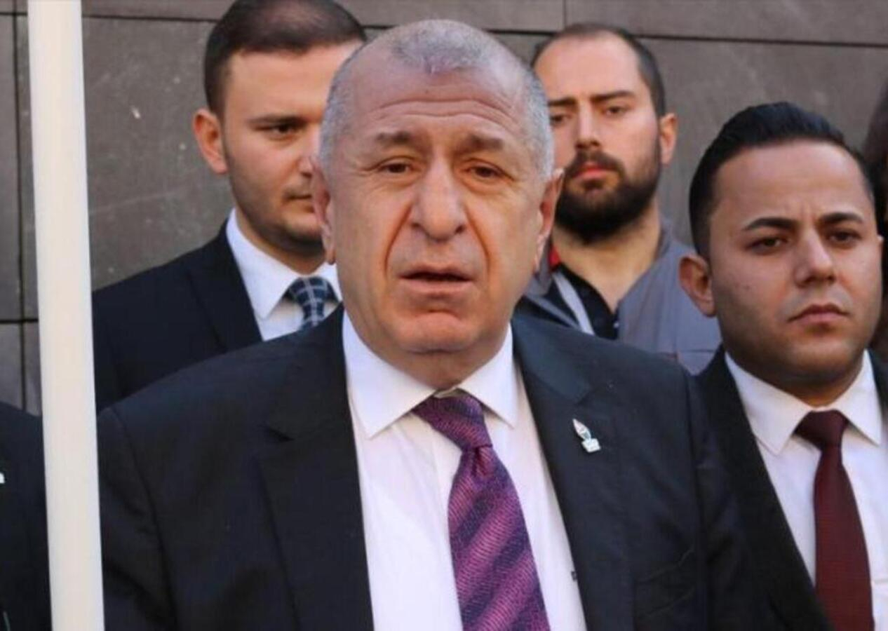 Starbucks'a giden Ümit Özdağ, boykot edenlere hakaret etti!