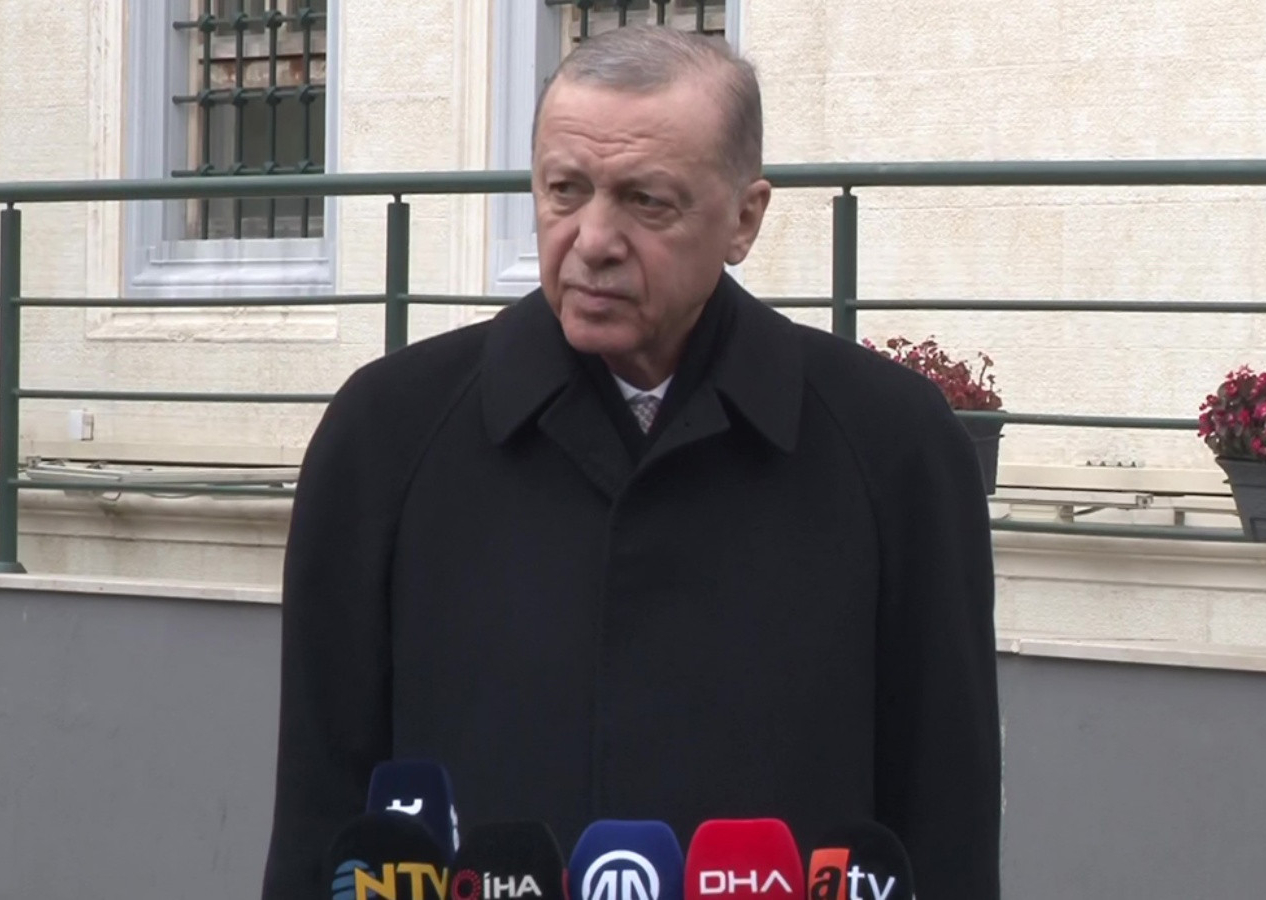 Cumhurbaşkanı Erdoğan Cuma namazı çıkışı duyurdu: Büyükşehir adaylarını aralık ayı sonuna doğru açıklayacağız!