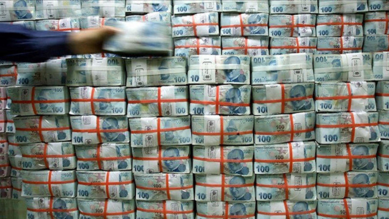 Bütçe kasım ayında 75,6 milyar TL fazla verdi