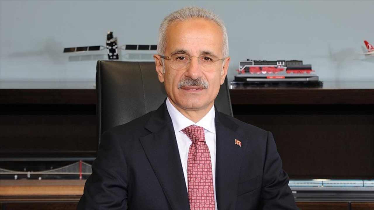 Bakan Uraloğlu duyurdu! İki otoyolun ihalesi yapıldı