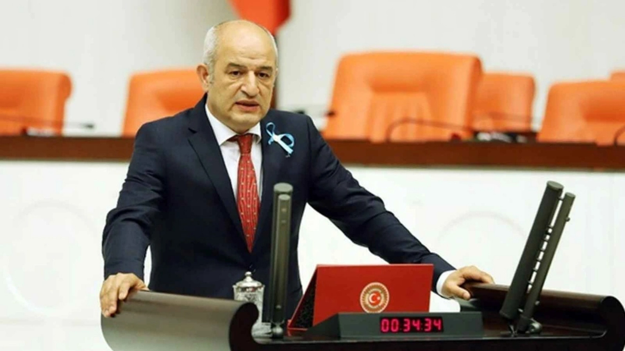 CHP'li vekil Ali Fazıl Kasap Saadet Partisi'ne geçti! Saadet ve Gelecek yeniden grup kurabilecek...