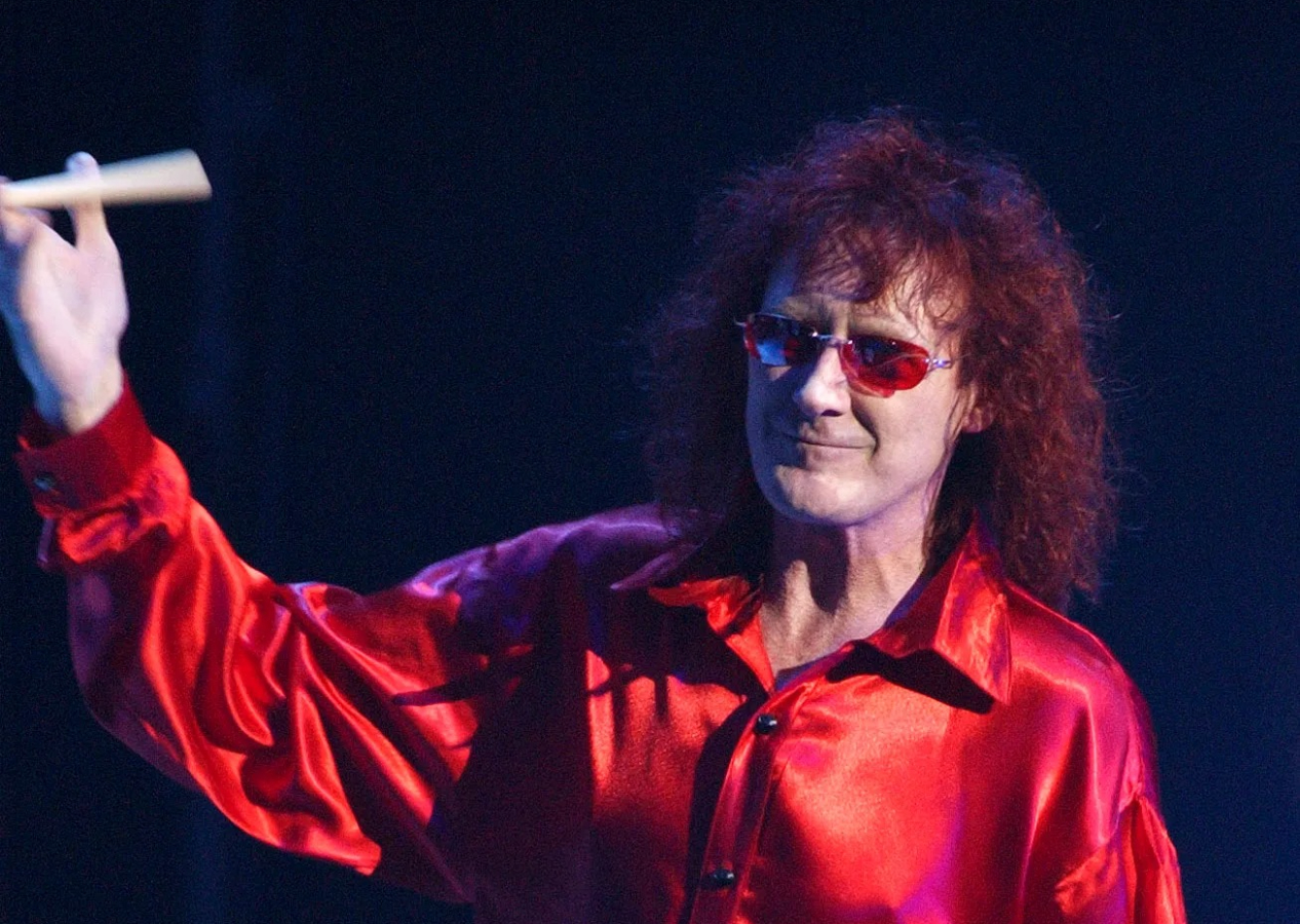 Efsane rock grubu AC/DC'nin bateristi Colin Burgess hayatını kaybetti